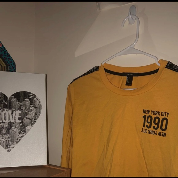 Top - Picture 2 of 4